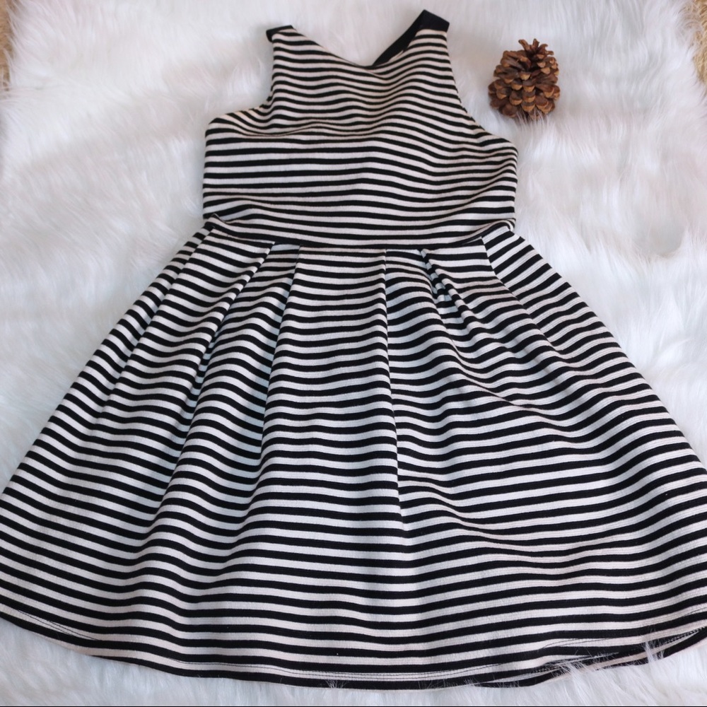 Authentic American Heritage B&W Striped Dress - Picture 2 of 6